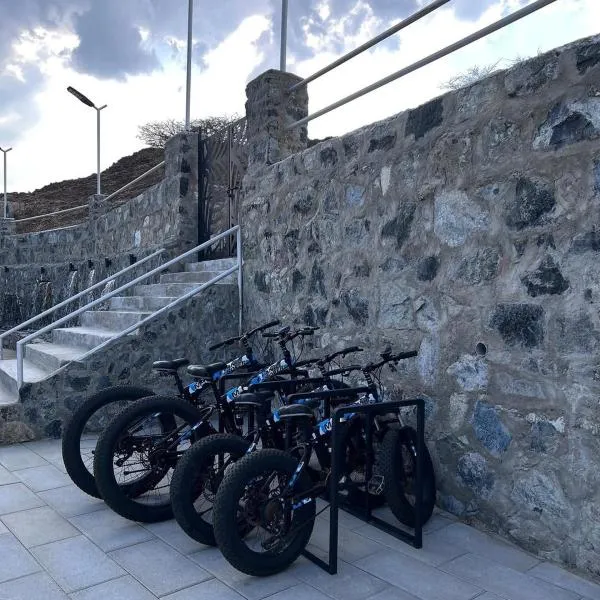 Hatta Villa with Private Pool Farmstay Mountain Views استراحة حتا，位于八田的酒店