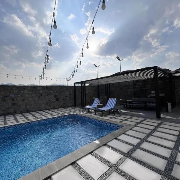 Hatta Villa with Private Pool Farmstay Mountain Views استراحة حتا，位于八田的酒店