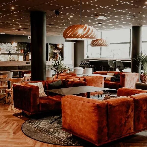 瓦朗西纳中心美居酒店，位于瓦朗西纳的酒店