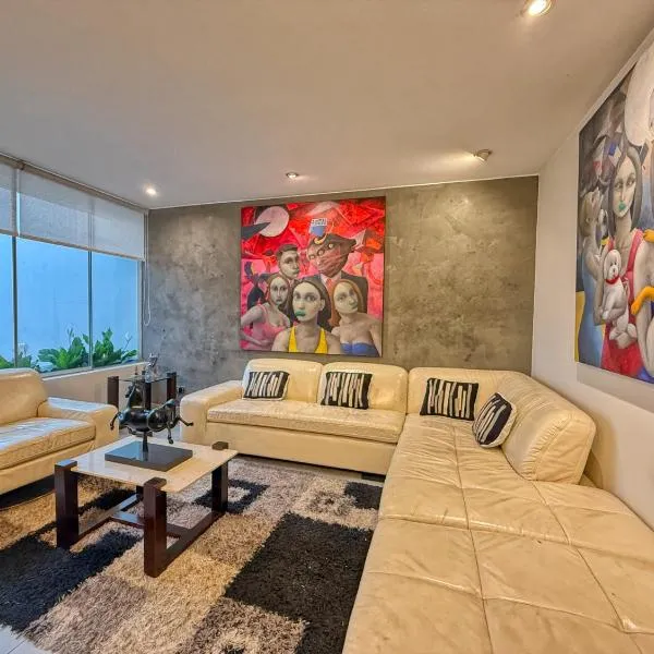Beautiful Penthouse in Lima, in front of the park，位于利马的酒店