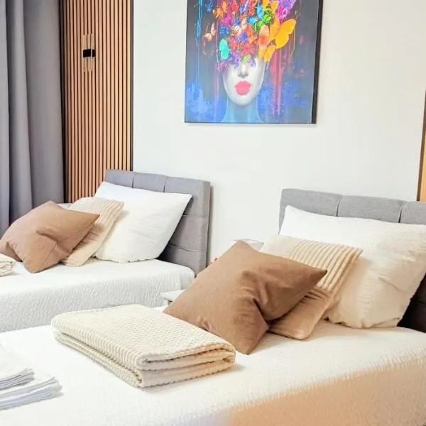 GADD Ferienwohnung # 002 Glück an der Donau # Best Elegant Suite 24#7 Check in，位于施特劳宾的酒店