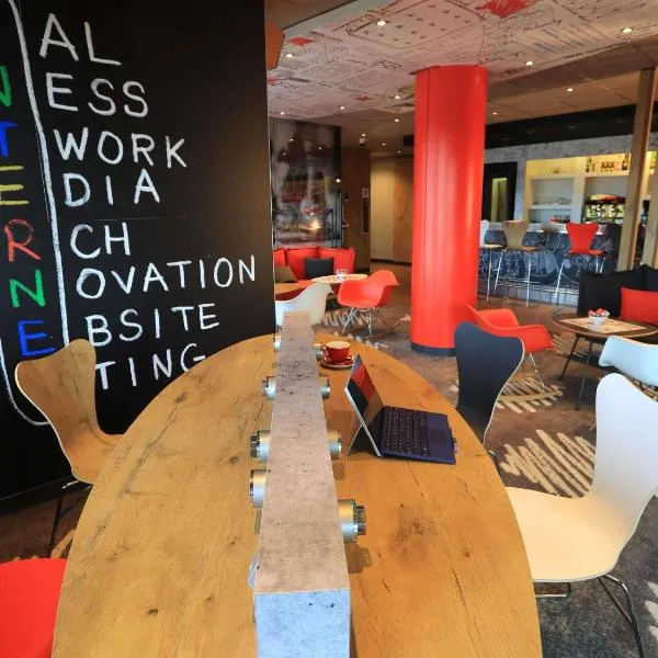 宜必思欧里亚克酒店，位于欧里亚克的酒店