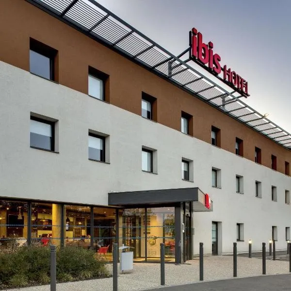 宜必思蒙锡敏斯酒店，位于蒙索莱米讷的酒店