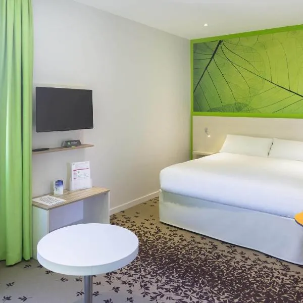 维伦纽夫宜必思尚品酒店，位于洛特河畔的维伦纽夫的酒店