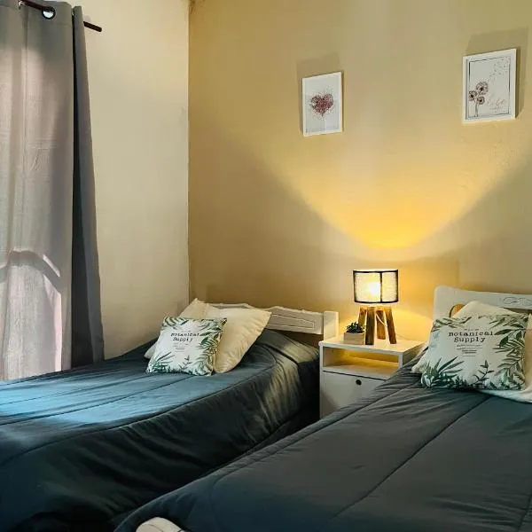 HOSPEDAJE " Doña Ana" a 15 minutos del Aeropuerto Internacional de Ezeiza con Parking Gratis，位于Tristán Suárez的酒店