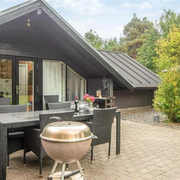 6 person holiday home in Fårvang，位于福旺的酒店