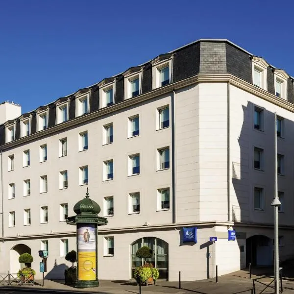 默东巴黎西宜必思快捷酒店，位于默东的酒店