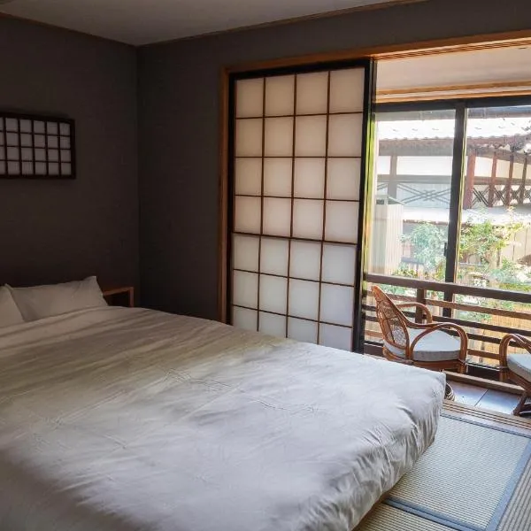 Irifune，位于胜山市的酒店