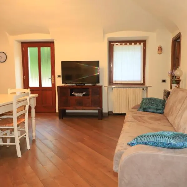 Elle e Elle Casa Bosco Natura，位于Strona的酒店