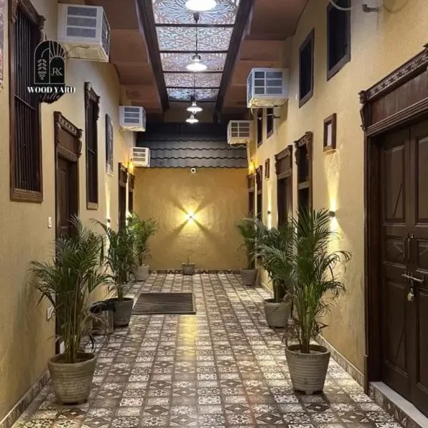 Wood Yard Villa Three Hundred Metres From The Golden temple，位于阿姆利则的酒店