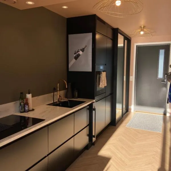 Nice and modern apartment，位于斯塔万格的酒店