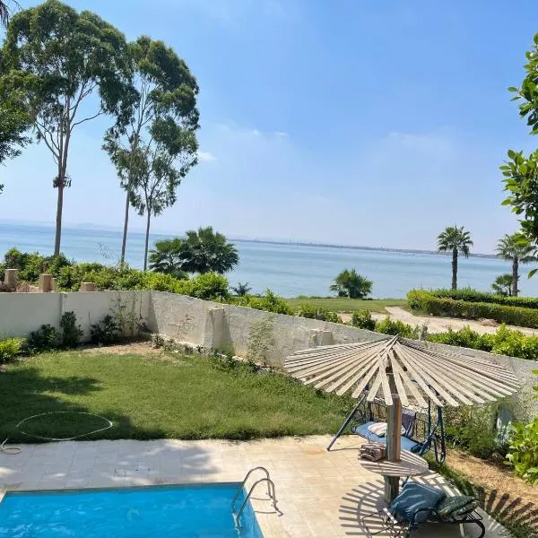 Villa 5 with Private Pool，位于法耶兹的酒店