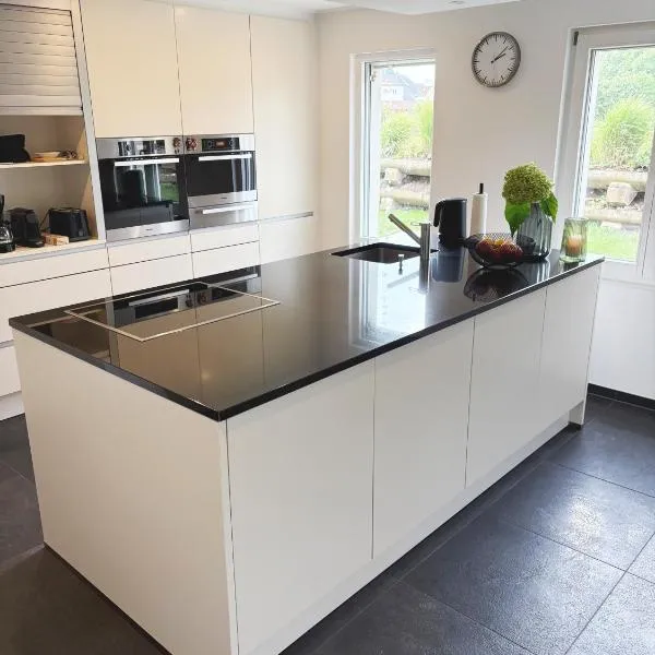 Ferienhaus Birds No 11 Lauchringen，位于Lauchringen的酒店