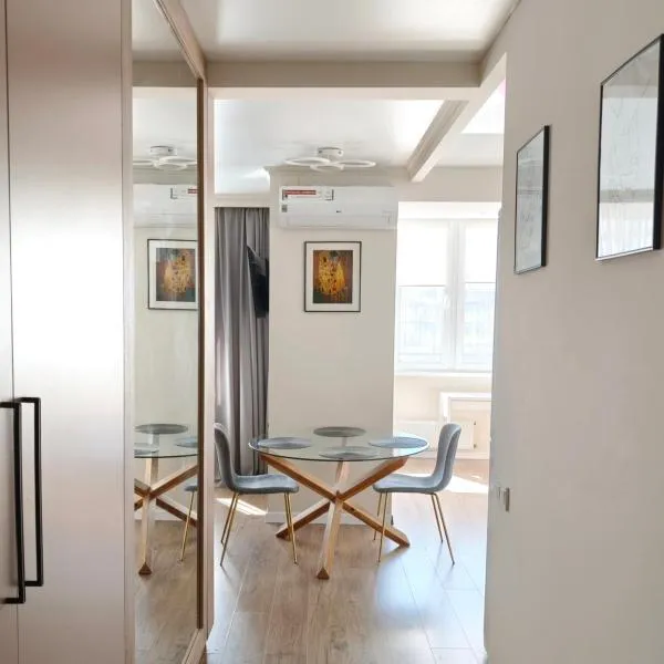 Стильная квартира ЖК Ривьера Сити，位于丰坦卡的酒店