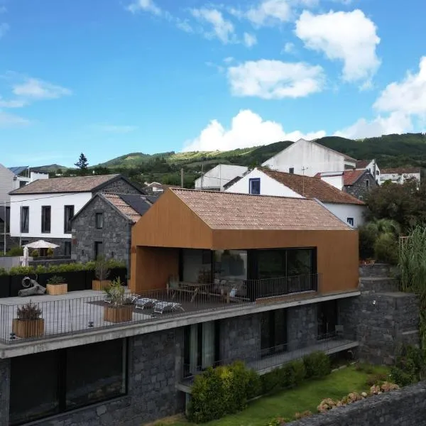 Casas de Campo Lomba D' Água - Turismo Rural，位于Candelária的酒店