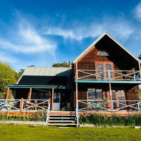 Snug Views，位于Snug的酒店