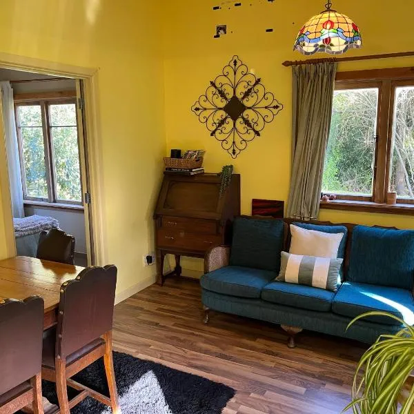Quaint Country Cottage，位于Pokororo的酒店