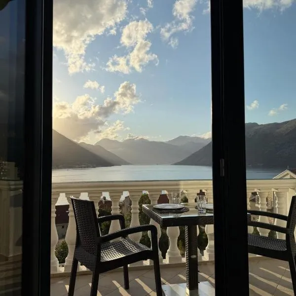 Fantastic sea view in Kotor，位于多布罗塔的酒店