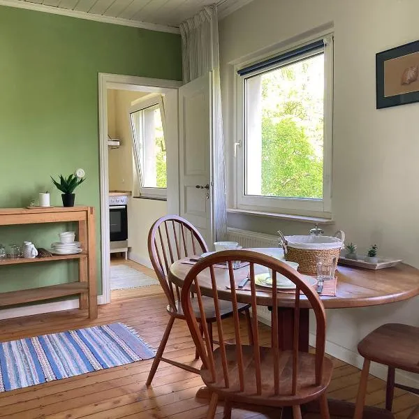 Helles Apartment in Rösrath，位于勒斯拉特的酒店