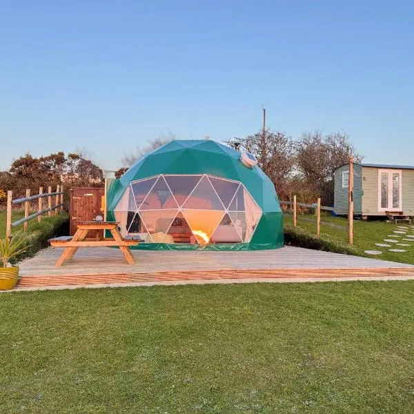 Sunset Ridge - Luxury Geodesic Dome set in the beautiful countryside，位于Porkellis的酒店