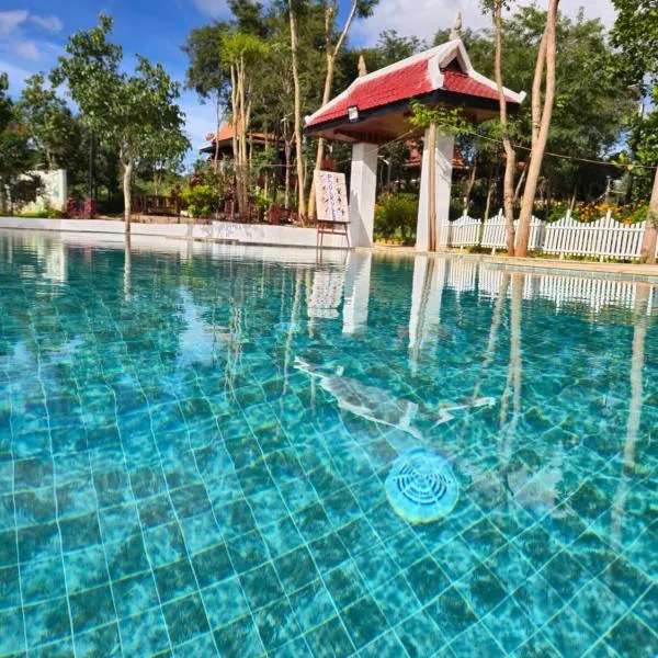 Greenhouse Retreat，位于森莫诺隆的酒店