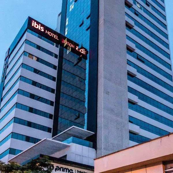 ibis Palmas Avenida JK，位于帕尔马斯的酒店