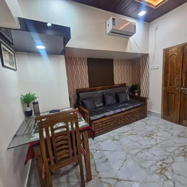 2BHK Home near Bhubaneswar Railway Station，位于布巴内什瓦尔的酒店