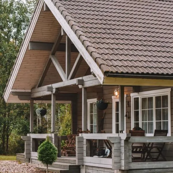 Merineitsi peamaja saunaga kahele，位于Tahkuna的酒店