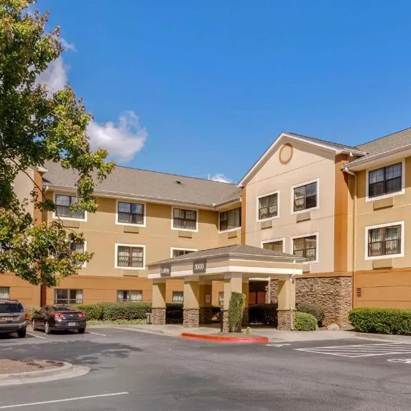 美国长住公寓式酒店 - 亚特兰大 - 肯尼索镇中心，位于肯尼索的酒店