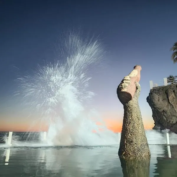 Cadejo Brewing Company El Sunzal，位于Tamanique的酒店