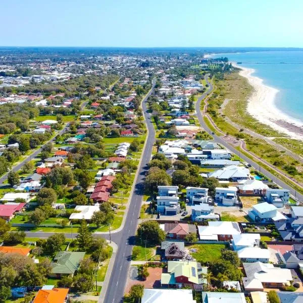 Marine Holiday Home - Geographe，位于巴瑟尔顿的酒店
