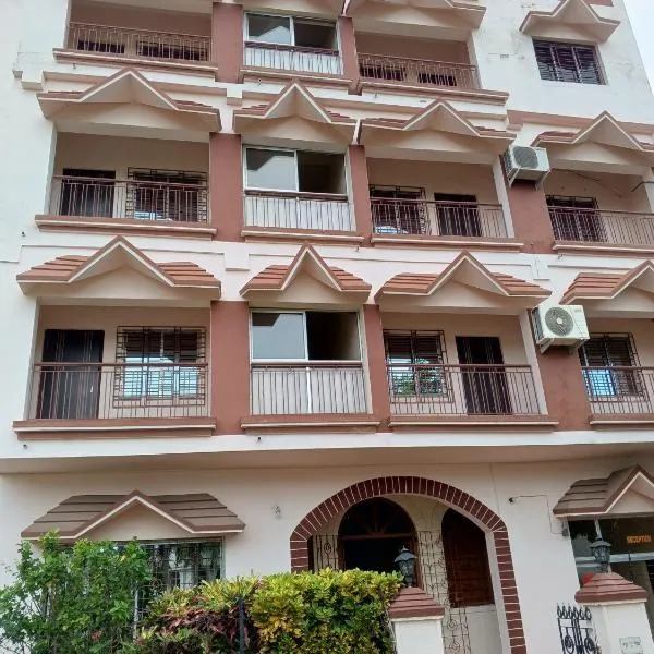 VIP Residency Hotel And Restaurant，位于桑蒂尼盖登的酒店