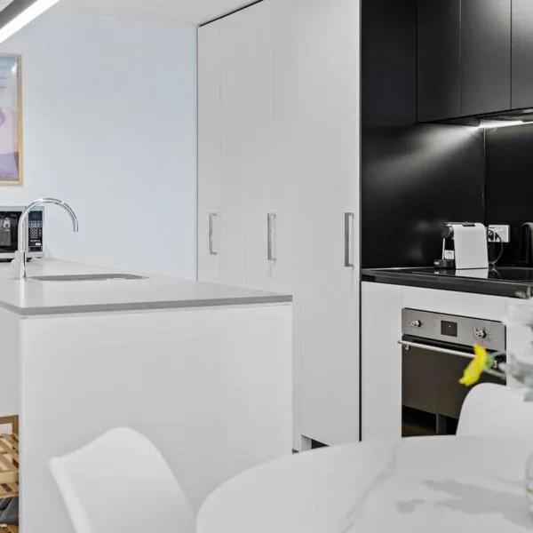 Stylish Dickson 1BR Perfect for Business and Leisure，位于Downer的酒店