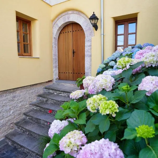 Palorto Hotel，位于吉诺卡斯特的酒店