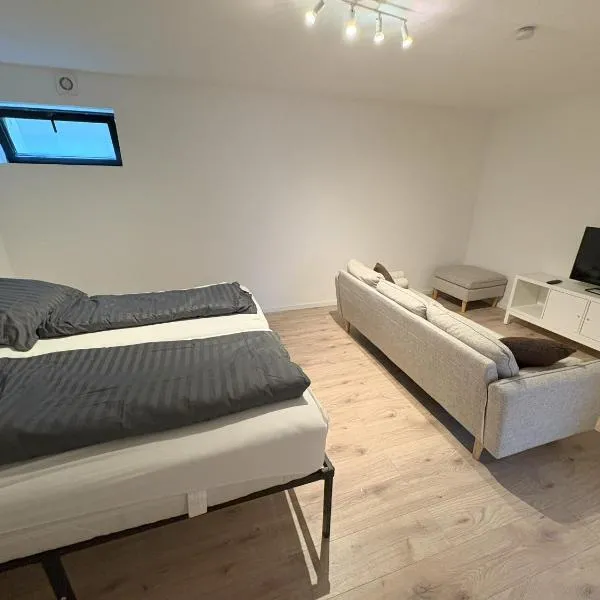 Modernes 2 Zimmer Souterrain Apartment - zentral - nahe Hamburg & Lübeck,位于巴特奥尔德斯洛的酒店