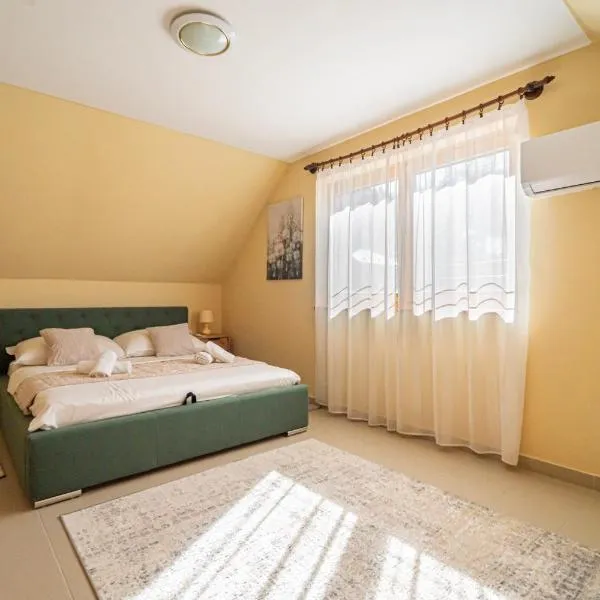 Varga Apartman，位于鲍洛通拜雷尼的酒店