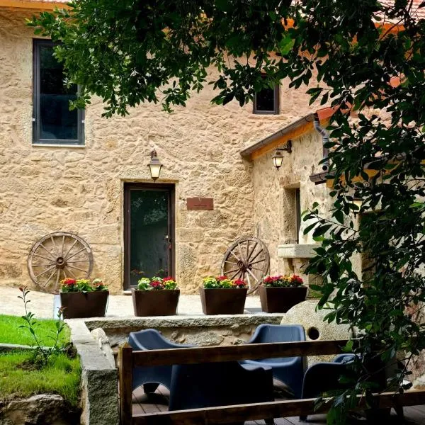 Uíma River House，位于Lobão的酒店