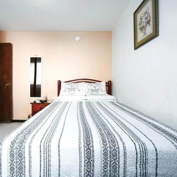 Cozy bedroom at 5 min Mexico City Airport T1 & T2，位于墨西哥城的酒店