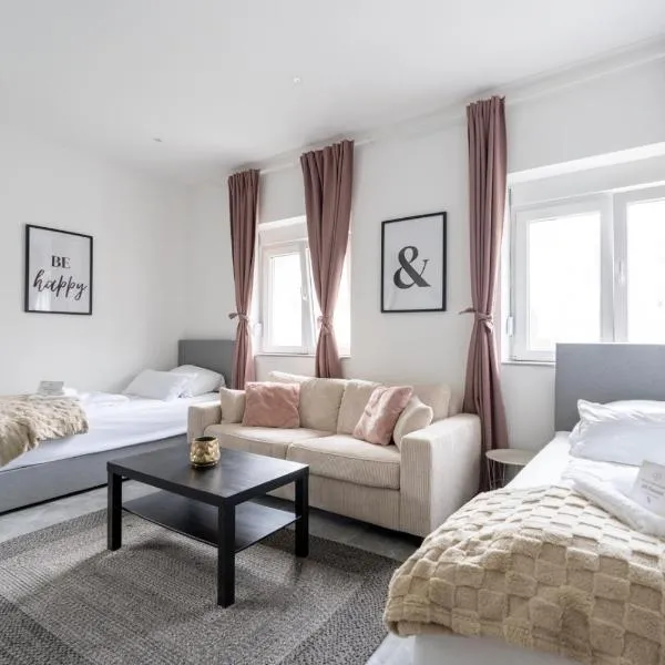 Spacious 2 - Room Apartment - 6 Guests, 24h Check-in, Near Vienna，位于普克斯多夫的酒店