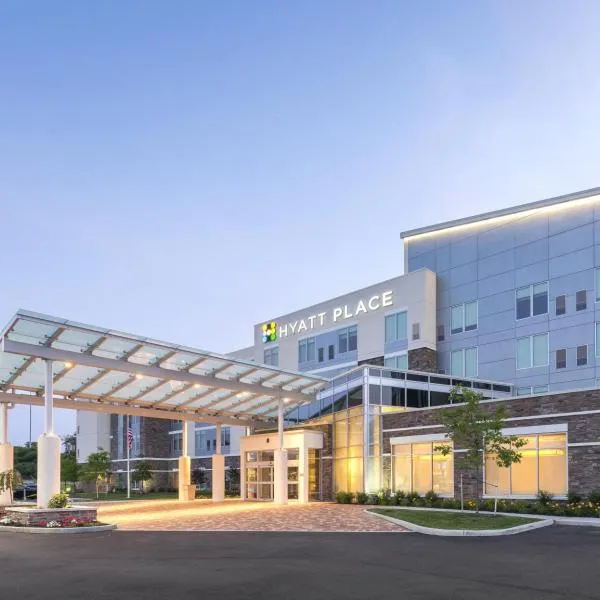 坎通凯悦广场酒店，位于Lake Cable的酒店