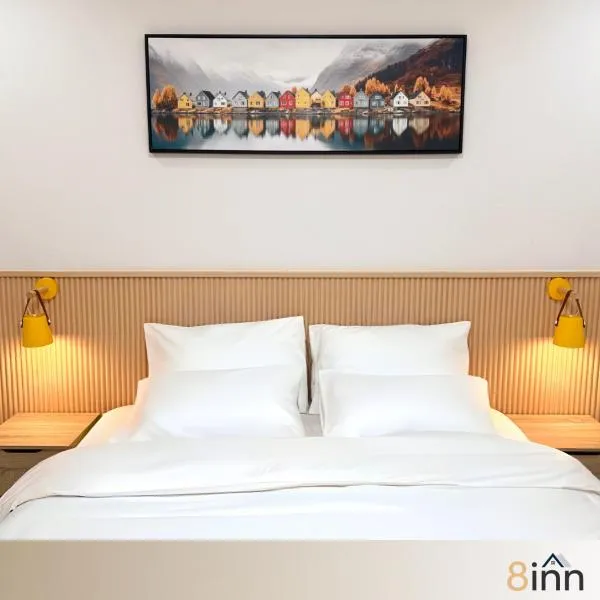 8inn hostel，位于Ban Hua Phrong的酒店