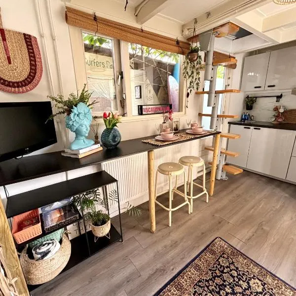 Tiny House - Surfers Paradise，位于诺德韦克的酒店