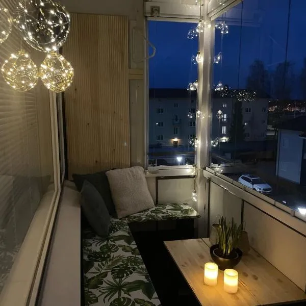 Kodikas parvekkeellinen kaksio omalla parkkipaikalla，位于科科拉的酒店