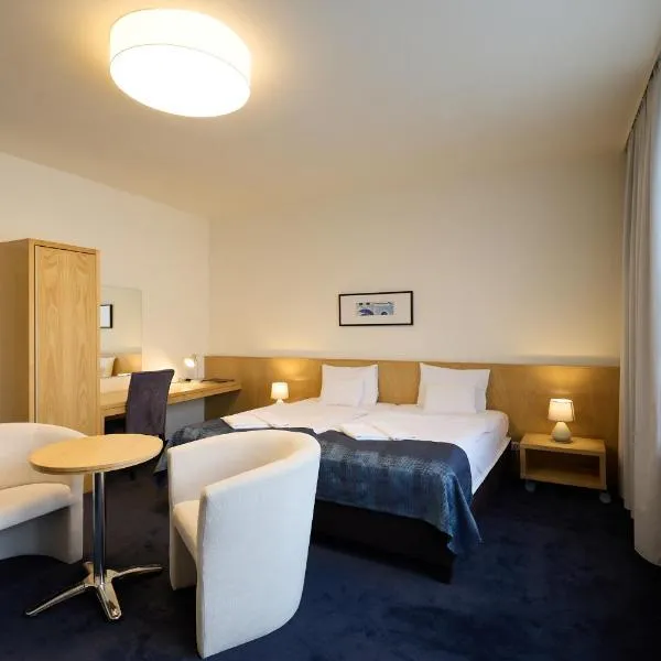 拉特龙酒店，位于佩奇的酒店