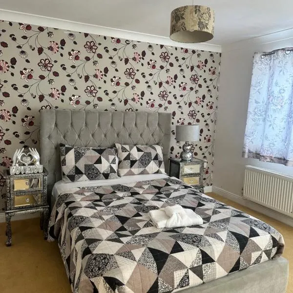 Fabrizio Residence 2，位于Ifield的酒店