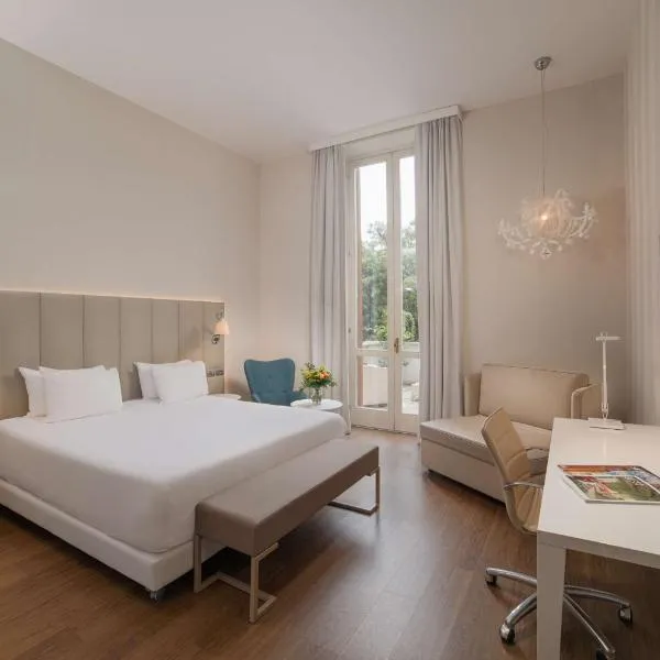 热那亚中心NH酒店，位于热那亚的酒店