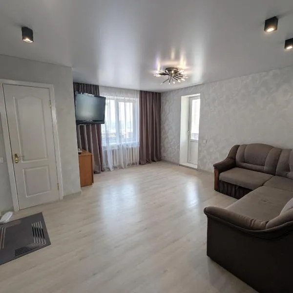 2 кімнатна квартира в центрі міста，位于苏梅的酒店