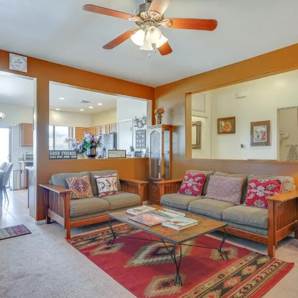 Step-Free Sahuarita Retreat! Patio + Pool Access，位于绿谷的酒店