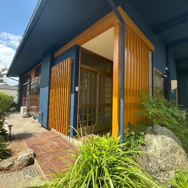 伊勢ブルーヴィラ本館と離れ，位于伊势市的酒店