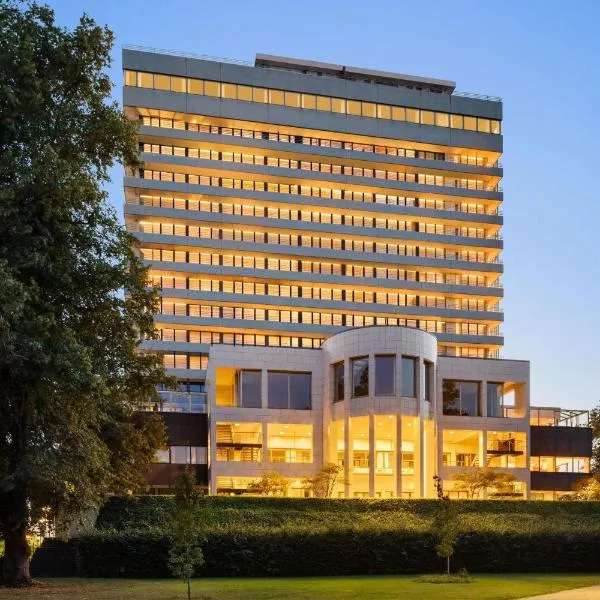 Comwell Hvide Hus Aalborg, Dolce by Wyndham，位于奥尔堡的酒店